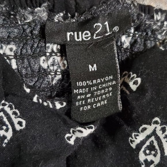 Rue21 Medium Black and White Sundress w Built In Bra - Picture 4 of 4